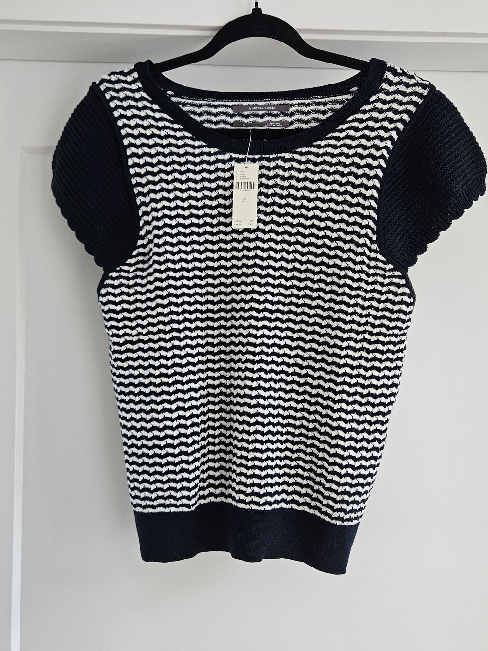 Anthropologie Navy and White Knit Shell Top Sz XL